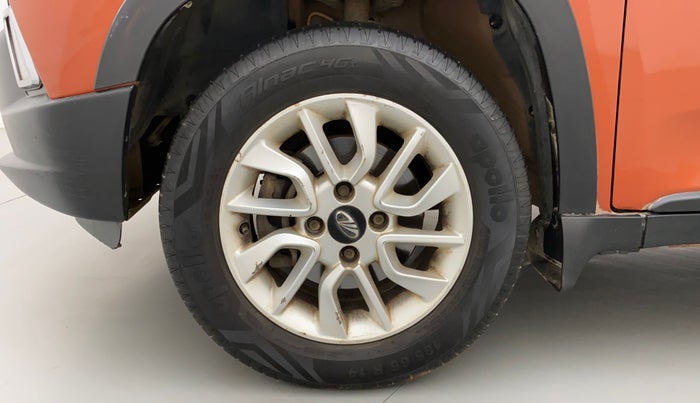 2016 Mahindra Kuv100 K8 6 STR, Petrol, Manual, 33,612 km, Left Front Wheel