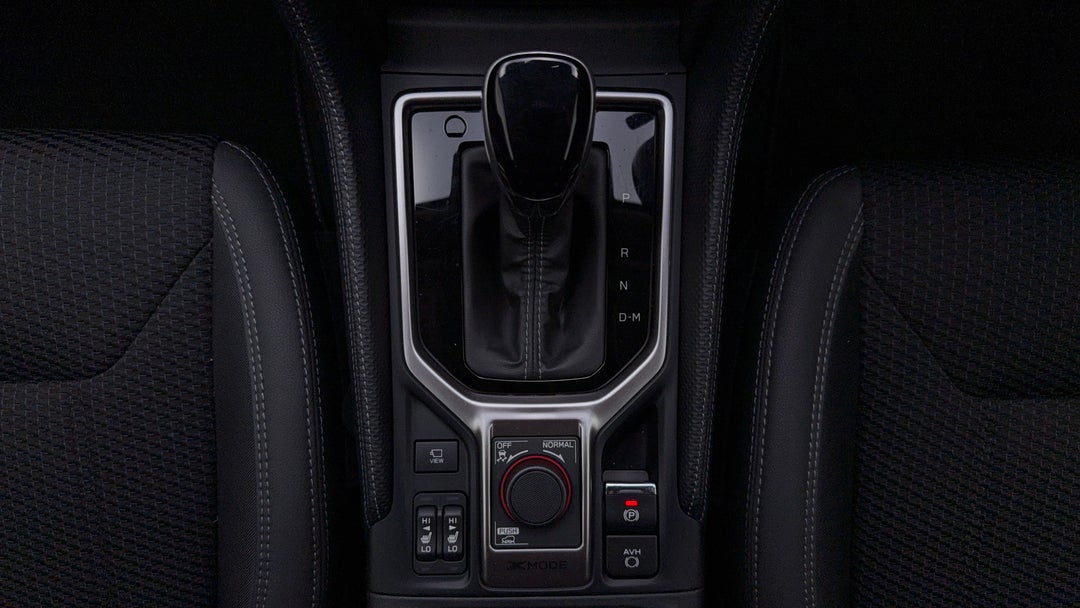 2024 Subaru Forester 2.5i Premium (AWD), Automatic, 32450 km, Gear Lever 