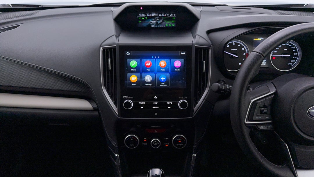 2024 Subaru Forester 2.5i Premium (AWD), Automatic, 32450 km, Center Console