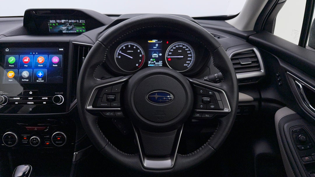 2024 Subaru Forester 2.5i Premium (AWD), Automatic, 32450 km, Steering Wheel Close-up