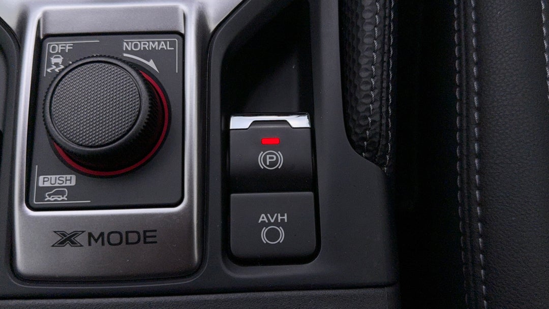 2024 Subaru Forester 2.5i Premium (AWD), Automatic, 32450 km, Handbrake