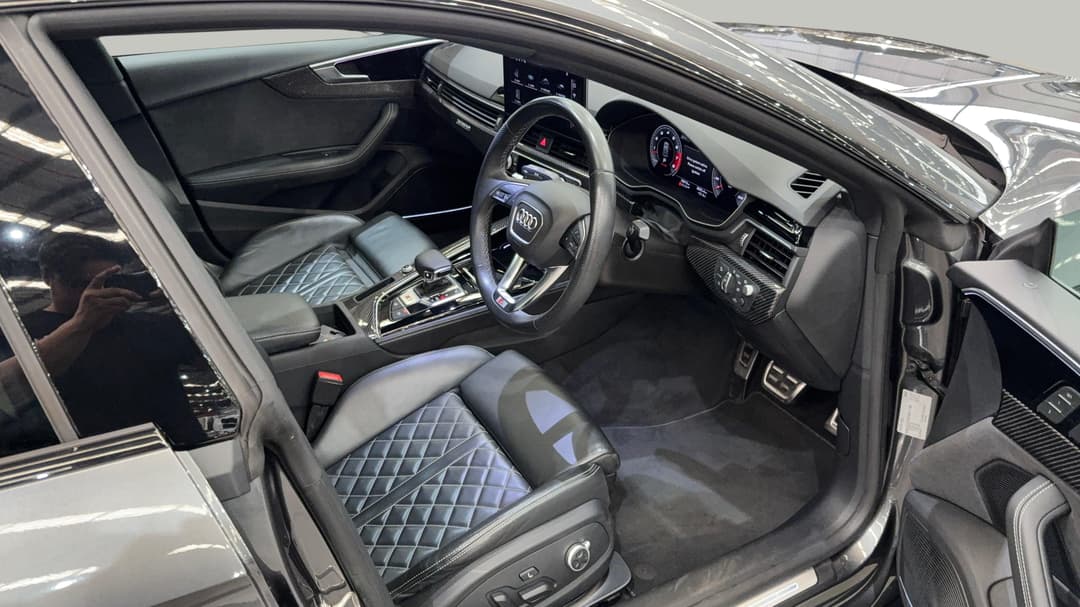 2022 Audi S5 3.0 Tfsi Quattro, Automatic, 18019 km, Right Side Front Door Cabin View