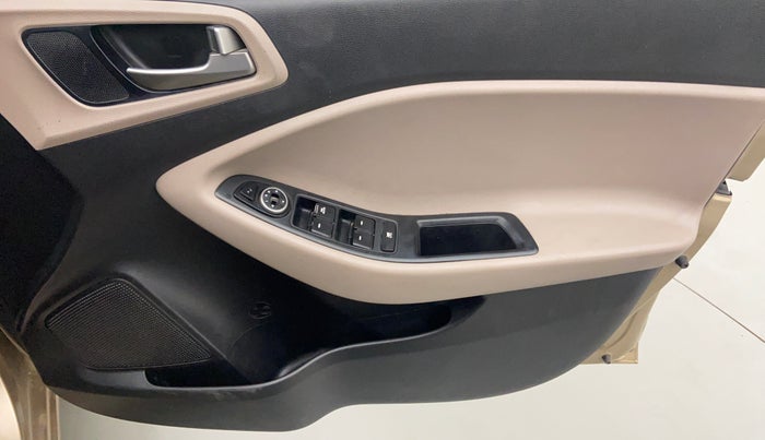 2015 Hyundai Elite i20 ASTA 1.2, Petrol, Manual, 29,982 km, Driver Side Door Panels Control