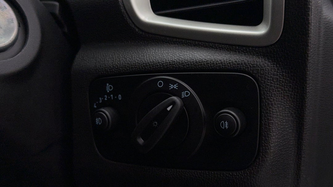 2017 Ford Ecosport Trend, Automatic, 104982 km, Utility Switches/Buttons