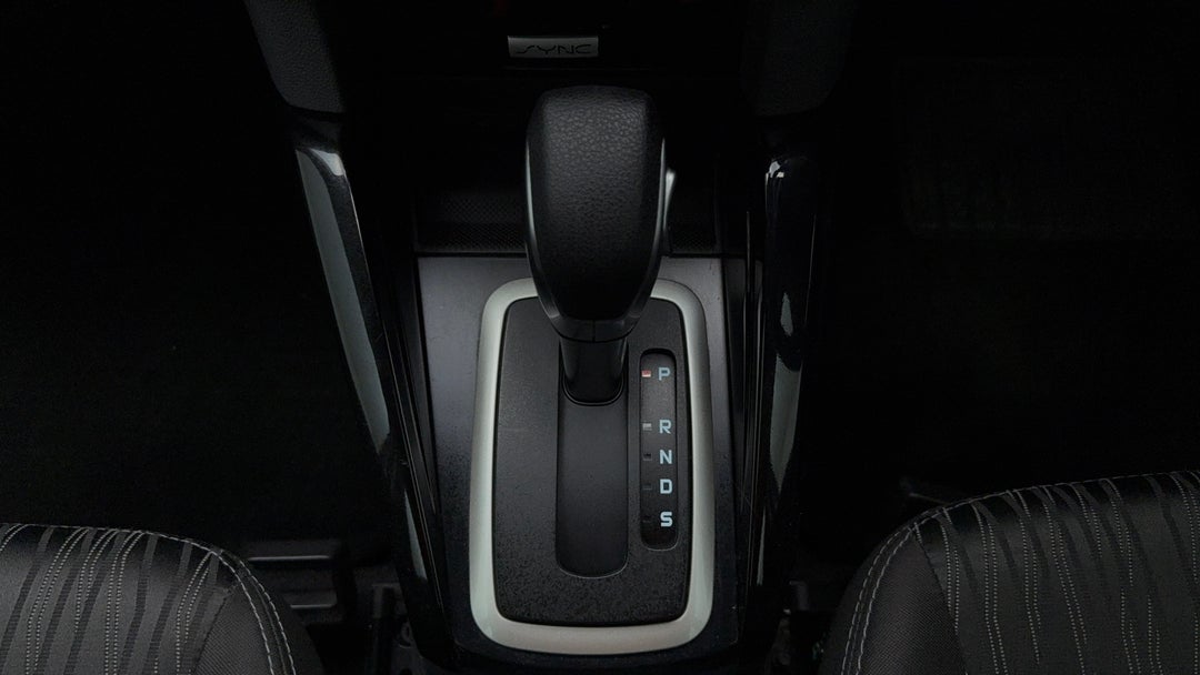 2017 Ford Ecosport Trend, Automatic, 104982 km, Gear Lever 