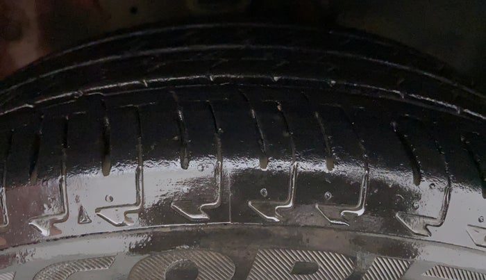 2017 Maruti IGNIS ZETA 1.2 K12 AMT, Petrol, Automatic, 60,491 km, Right Front Tyre Tread