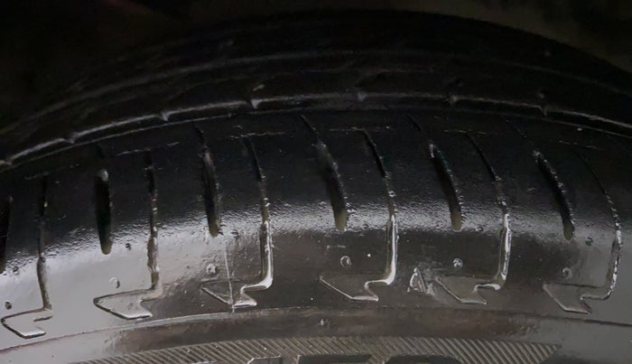 2017 Maruti IGNIS ZETA 1.2 K12 AMT, Petrol, Automatic, 60,491 km, Left Rear Tyre Tread