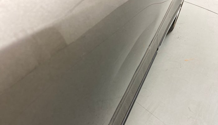 2018 Maruti Swift ZXI AMT, Petrol, Automatic, 35,174 km, Front passenger door - Slightly dented