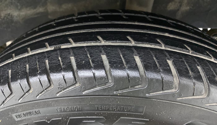 2019 Renault Kwid RXL, Petrol, Manual, 32,089 km, Left Rear Tyre Tread