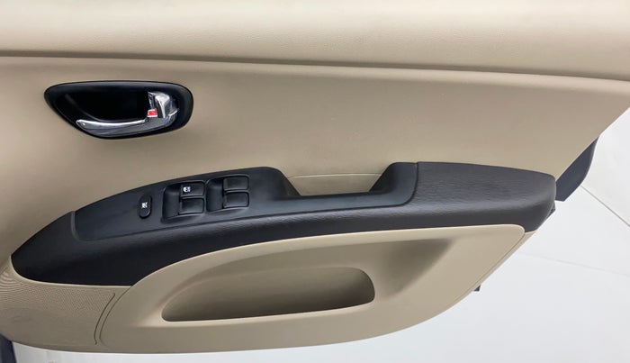 2014 Hyundai i10 SPORTZ 1.1, Petrol, Manual, 12,860 km, Driver Side Door Panels Control