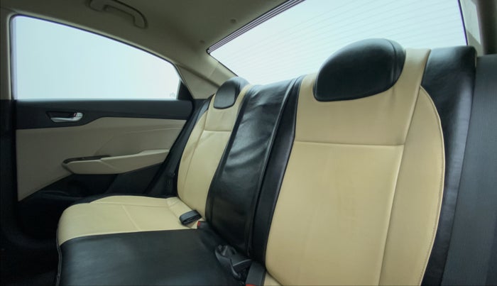 2018 Hyundai Verna 1.6 SX VTVT, Petrol, Manual, 11,205 km, Right Side Rear Door Cabin