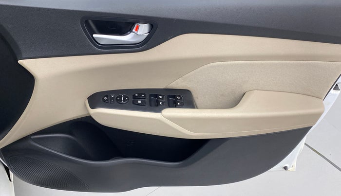 2018 Hyundai Verna 1.6 SX VTVT, Petrol, Manual, 11,205 km, Driver Side Door Panels Control