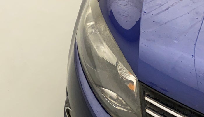2014 Volkswagen Vento HIGHLINE 1.6 MPI, Petrol, Manual, 45,714 km, Right headlight - Faded