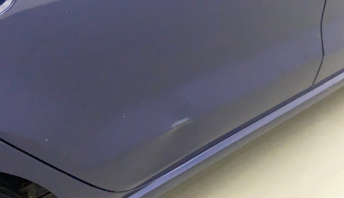 2014 Volkswagen Vento HIGHLINE 1.6 MPI, Petrol, Manual, 45,714 km, Right rear door - Minor scratches