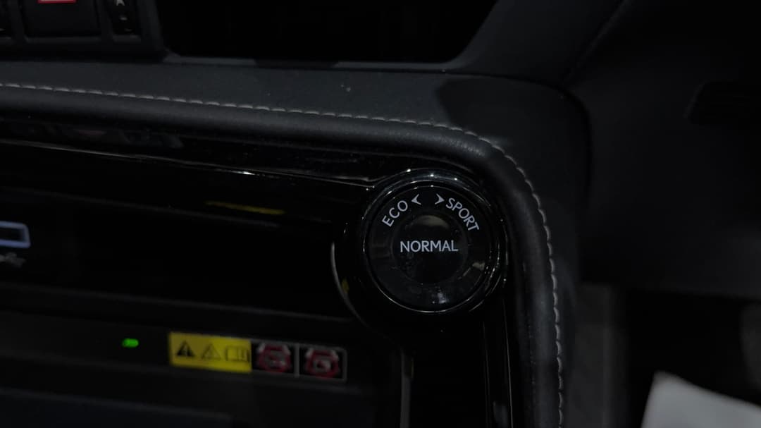 2023 Lexus Nx250 2WD, Automatic, 32906 km, Utility Switches/Buttons