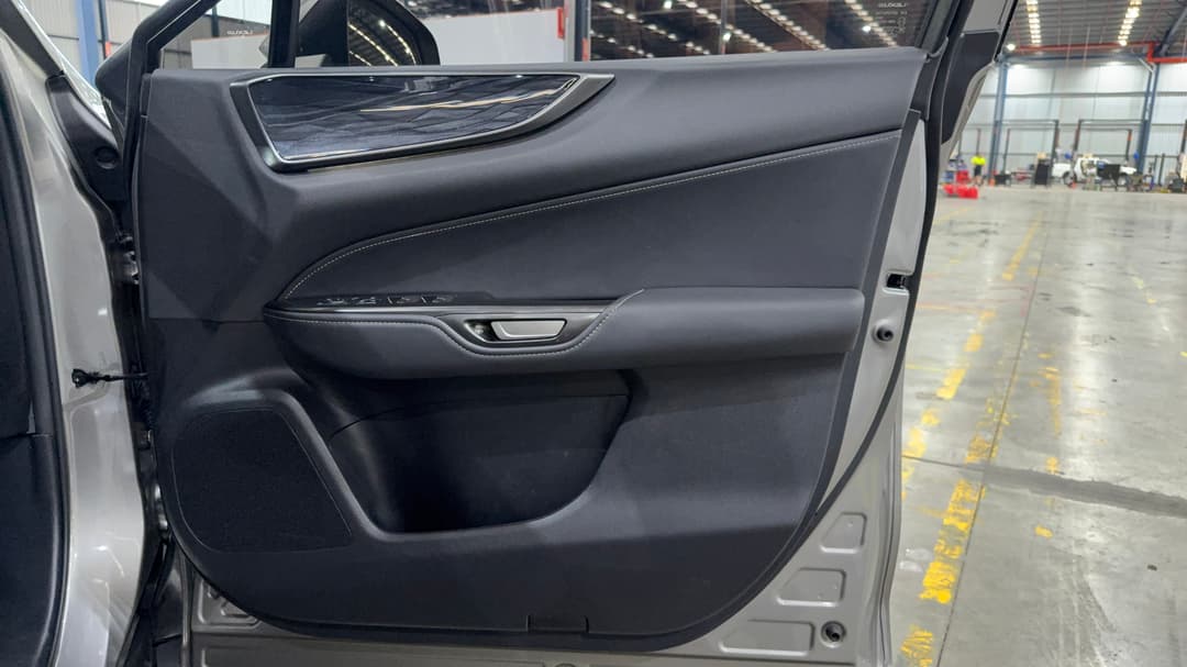 2023 Lexus Nx250 2WD, Automatic, 32906 km, Speaker View