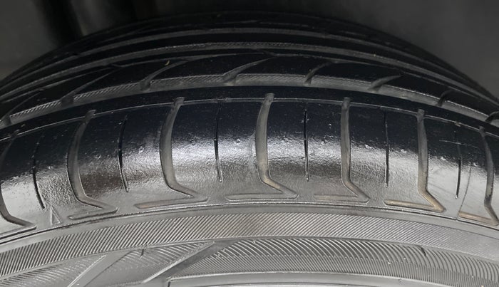 2016 Maruti Ciaz VDI+ SHVS, Diesel, Manual, 86,056 km, Right Rear Tyre Tread