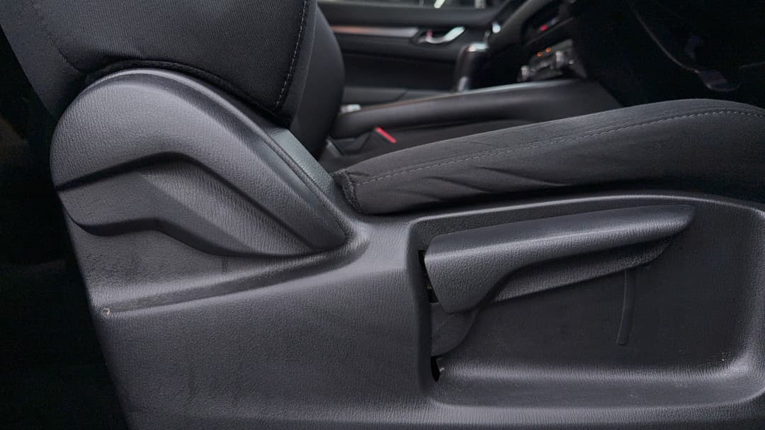 2022 Mazda CX-5 Maxx Sport (FWD), Automatic, 62143 km, Drivers Side Adjustment Panel