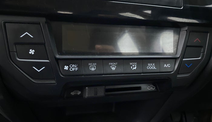 2016 Honda Brio S MT, Petrol, Manual, 45,338 km, AC Unit - Directional switch has minor damage
