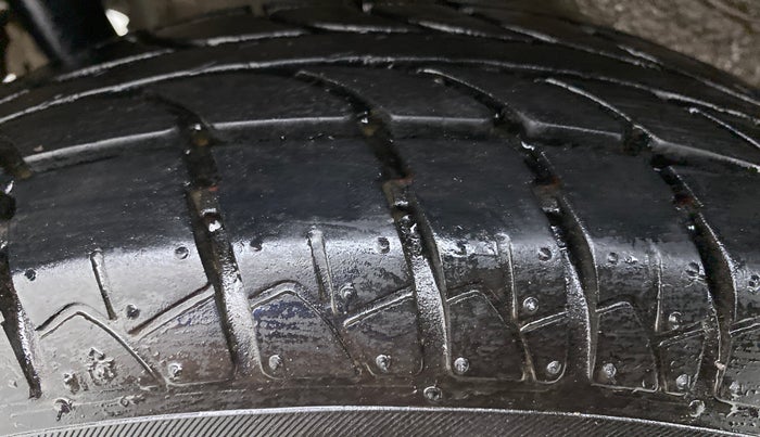 2015 Maruti Wagon R 1.0 LXI CNG, CNG, Manual, 53,086 km, Right Rear Tyre Tread