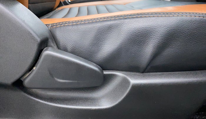 2020 Datsun Redi Go 1.0 T(O), Petrol, Manual, 33,119 km, Driver Side Adjustment Panel