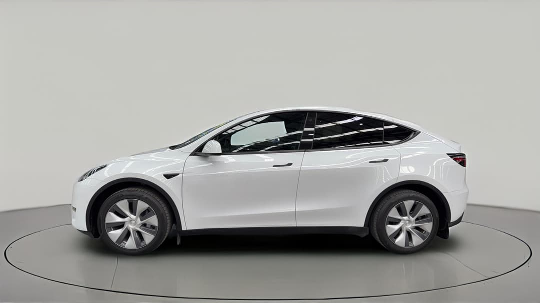 2023 Tesla Model Y Long Range, Automatic, 38719 km, Left Side View