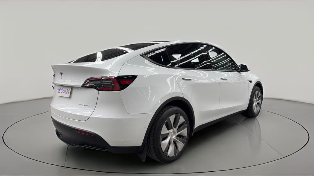 2023 Tesla Model Y Long Range, Automatic, 38719 km, Right Back Diagonal (45- Degree) View