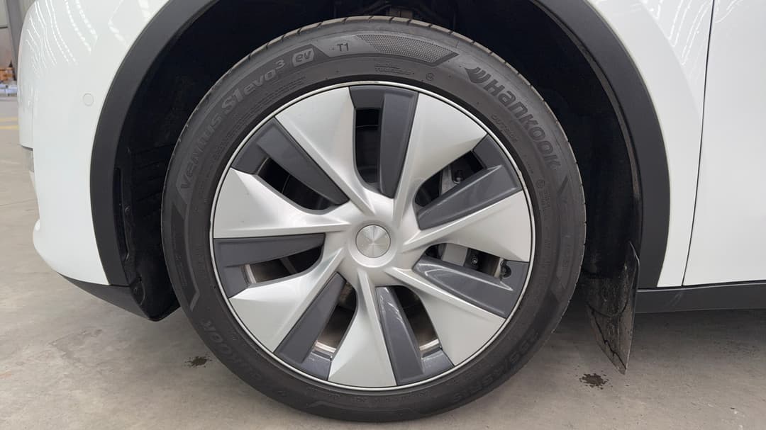 2023 Tesla Model Y Long Range, Automatic, 38719 km, Left Front Wheel