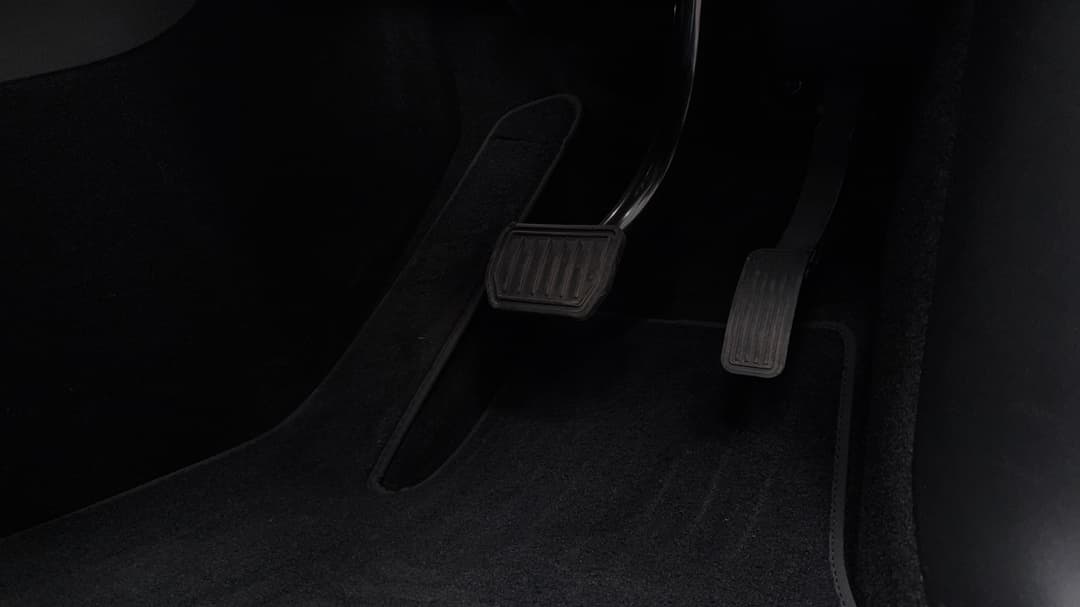 2023 Tesla Model Y Long Range, Automatic, 38719 km, Pedals and Footmat