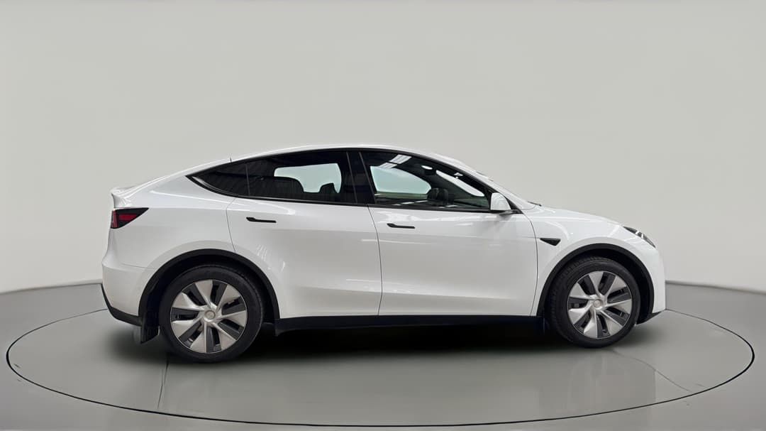 2023 Tesla Model Y Long Range, Automatic, 38719 km, Right Side View