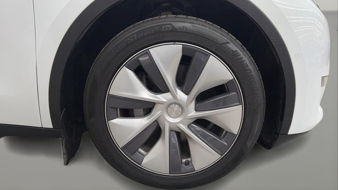 2023 Tesla Model Y Long Range, Automatic, 38719 km, Right Front Wheel