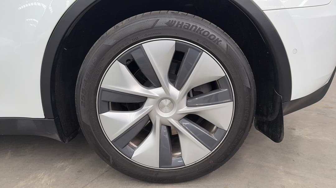 2023 Tesla Model Y Long Range, Automatic, 38719 km, Left Rear Wheel