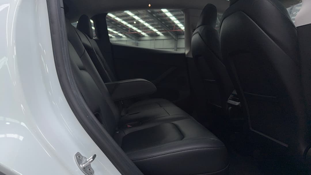 2023 Tesla Model Y Long Range, Automatic, 38719 km, Right Side Rear Door Cabin View