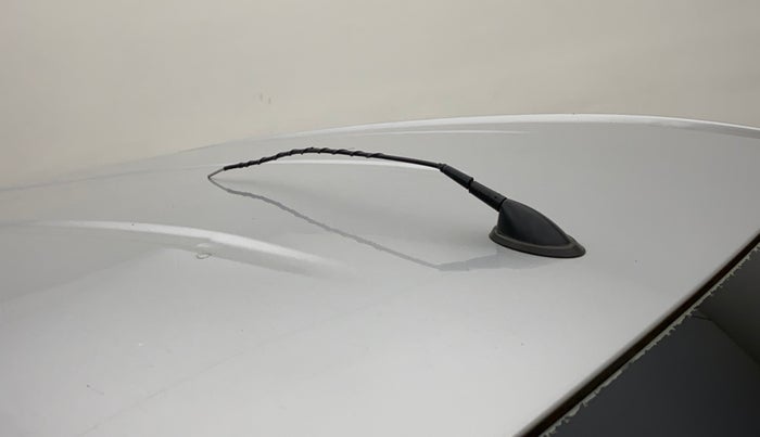 2011 Toyota Etios VX, Petrol, Manual, 92,279 km, Roof - Antenna has minor damage