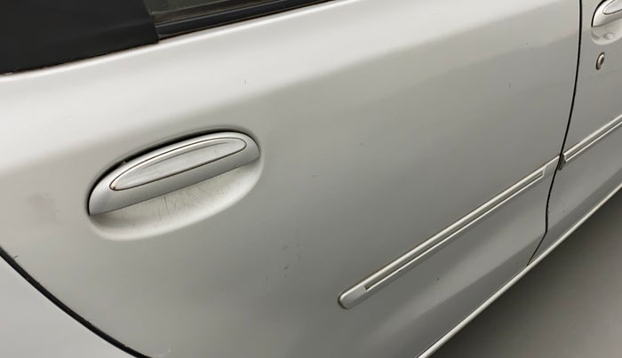 2011 Toyota Etios VX, Petrol, Manual, 92,279 km, Right rear door - Minor scratches