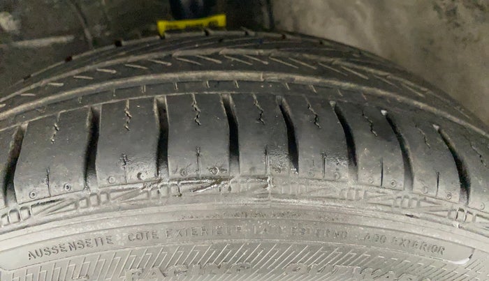 2011 Toyota Etios VX, Petrol, Manual, 92,279 km, Left Front Tyre Tread