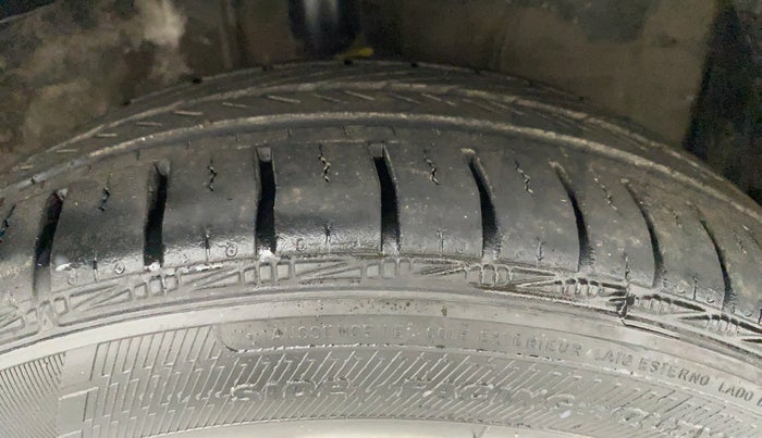 2011 Toyota Etios VX, Petrol, Manual, 92,279 km, Right Front Tyre Tread