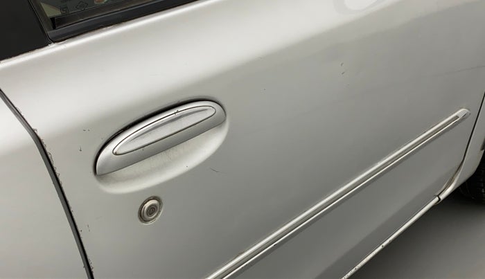 2011 Toyota Etios VX, Petrol, Manual, 92,279 km, Driver-side door - Minor scratches