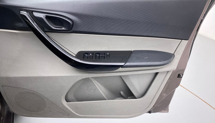 2018 Tata Tiago XT 1.2 REVOTRON, Petrol, Manual, 64,034 km, Driver Side Door Panels Control