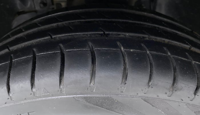 2018 Tata Tiago XT 1.2 REVOTRON, Petrol, Manual, 64,034 km, Left Front Tyre Tread
