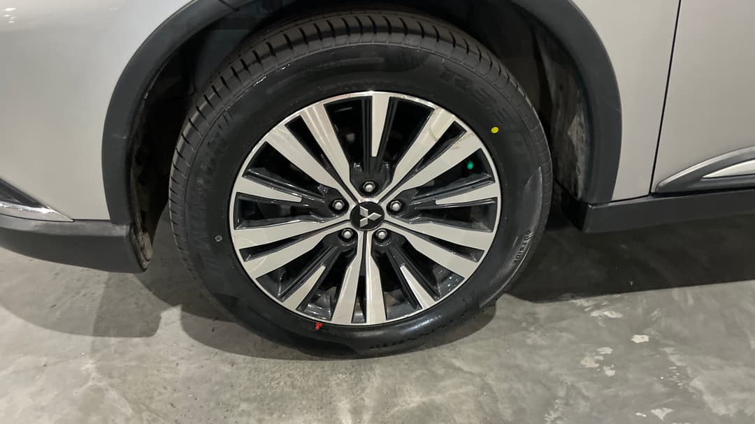 2018 Mitsubishi Outlander Ls 7 Seat (2WD), Automatic, 120030 km, Left Front Wheel