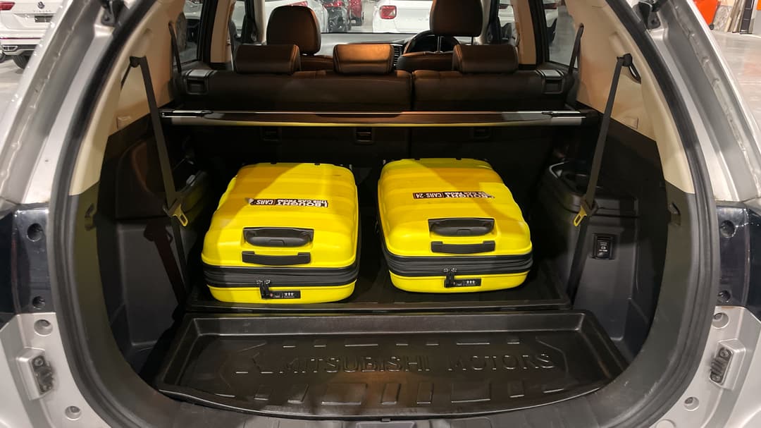 2018 Mitsubishi Outlander Ls 7 Seat (2WD), Automatic, 120030 km, Boot Inside View with Luggage