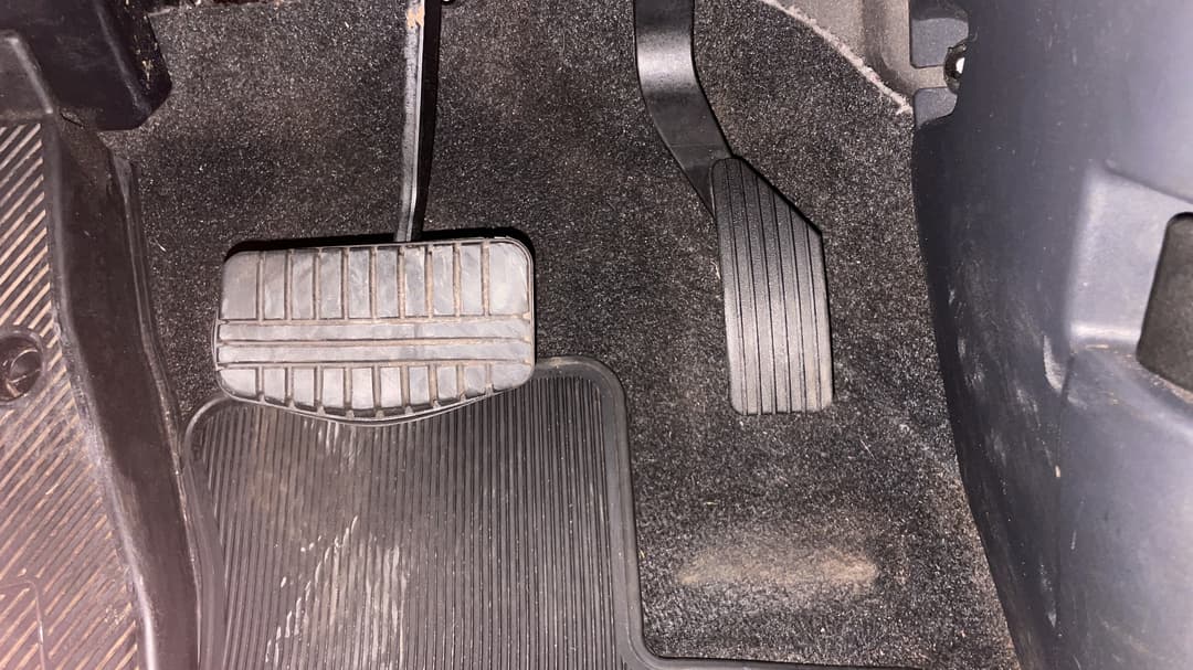 2018 Mitsubishi Outlander Ls 7 Seat (2WD), Automatic, 120030 km, Pedals and Footmat