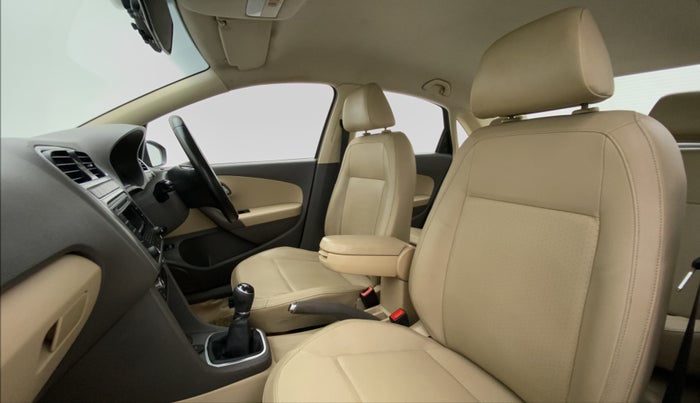 2015 Volkswagen Vento HIGHLINE PETROL, Petrol, Manual, 63,072 km, Right Side Front Door Cabin