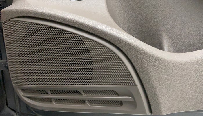 2015 Volkswagen Vento HIGHLINE PETROL, Petrol, Manual, 63,072 km, Speaker
