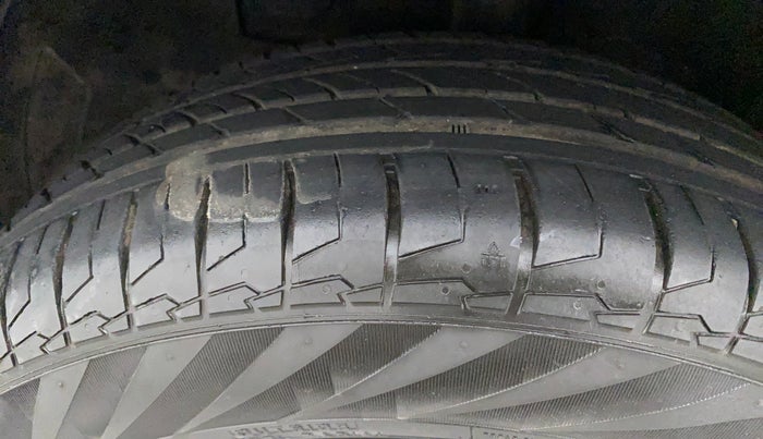 2020 Hyundai VENUE SX 1.0 TURBO, Petrol, Manual, 65,341 km, Left Front Tyre Tread