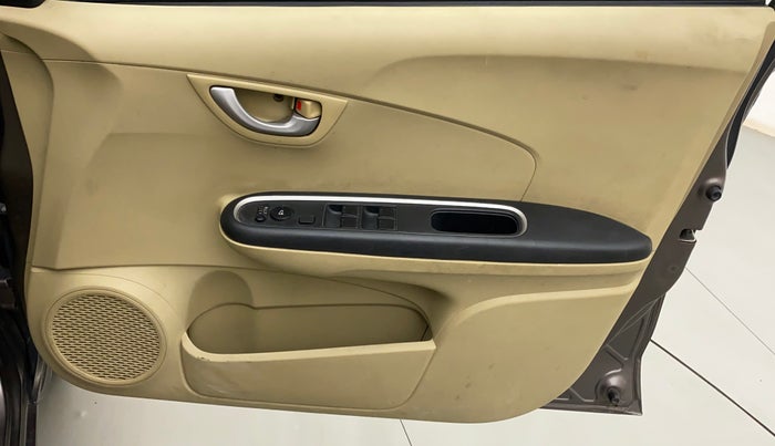 2016 Honda Amaze 1.2L I-VTEC SX, Petrol, Manual, 1,04,655 km, Driver Side Door Panels Control
