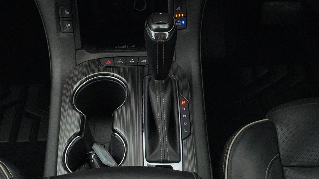 2018 Holden Acadia Ltz-v (2wd), Automatic, 82974 km, Gear Lever 