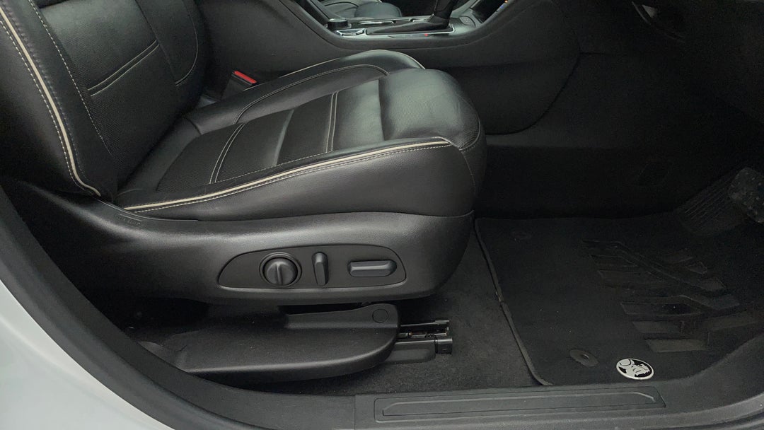 2018 Holden Acadia Ltz-v (2wd), Automatic, 82974 km, Drivers Side Adjustment Panel