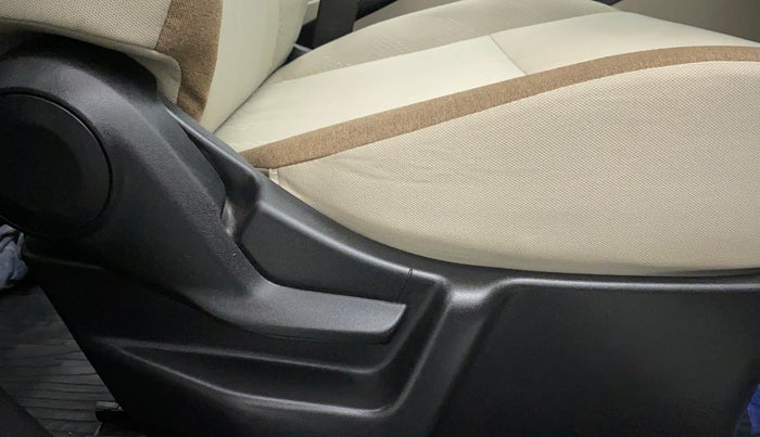 2019 Maruti New Wagon-R VXI 1.0, Petrol, Manual, 19,778 km, Driver Side Adjustment Panel